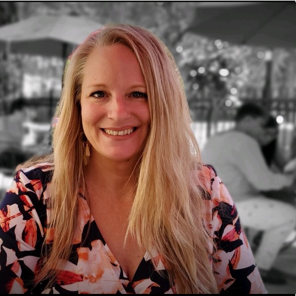 Meet your Posher, Molly - Picture 2 of 4